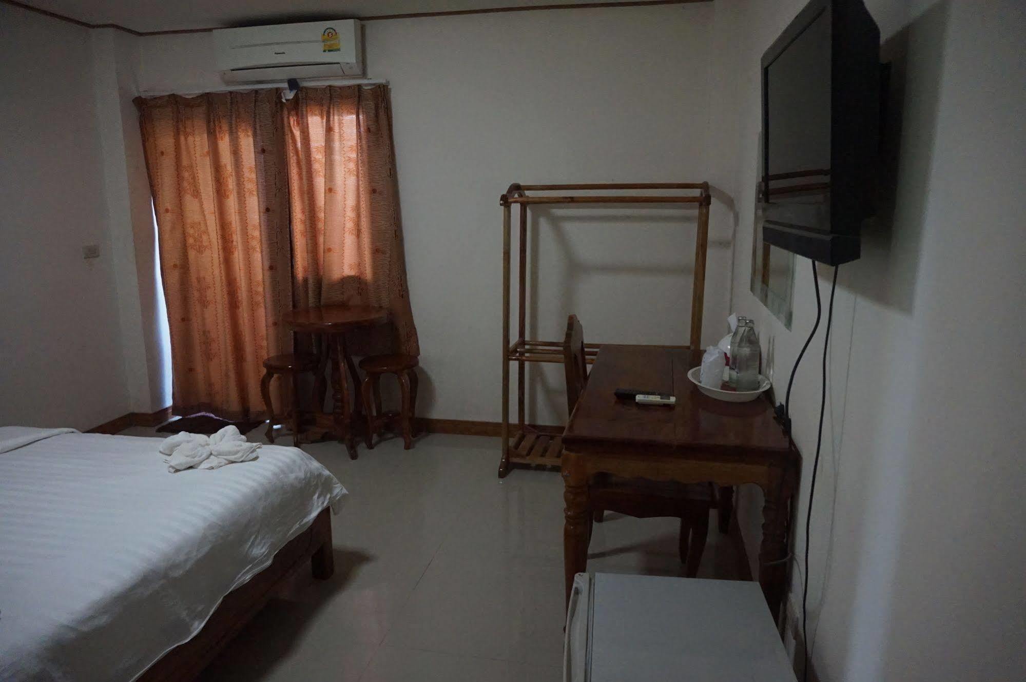 Gongaew Mansion Hotel Ubon Ratchathani Exterior photo
