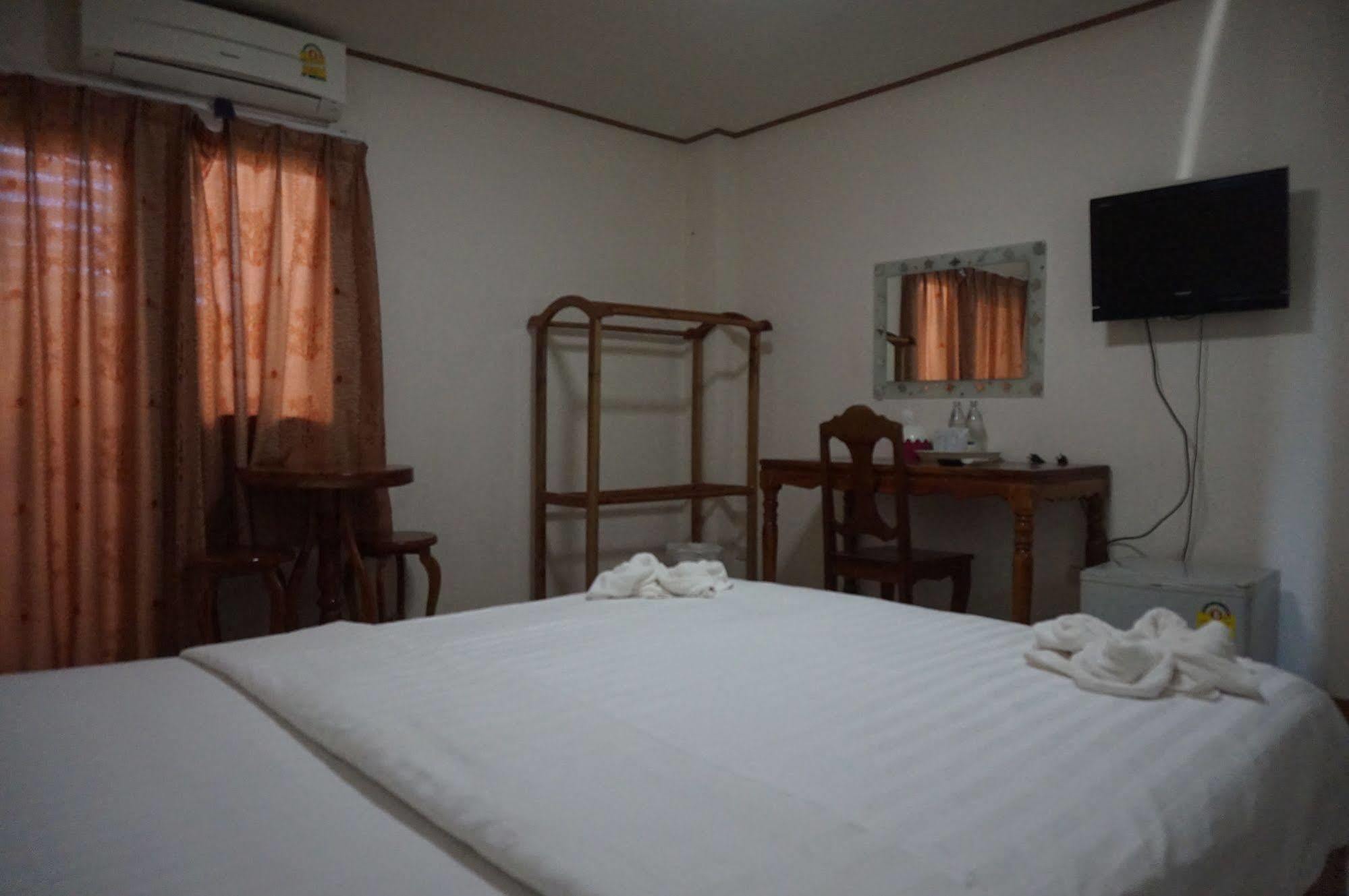 Gongaew Mansion Hotel Ubon Ratchathani Exterior photo