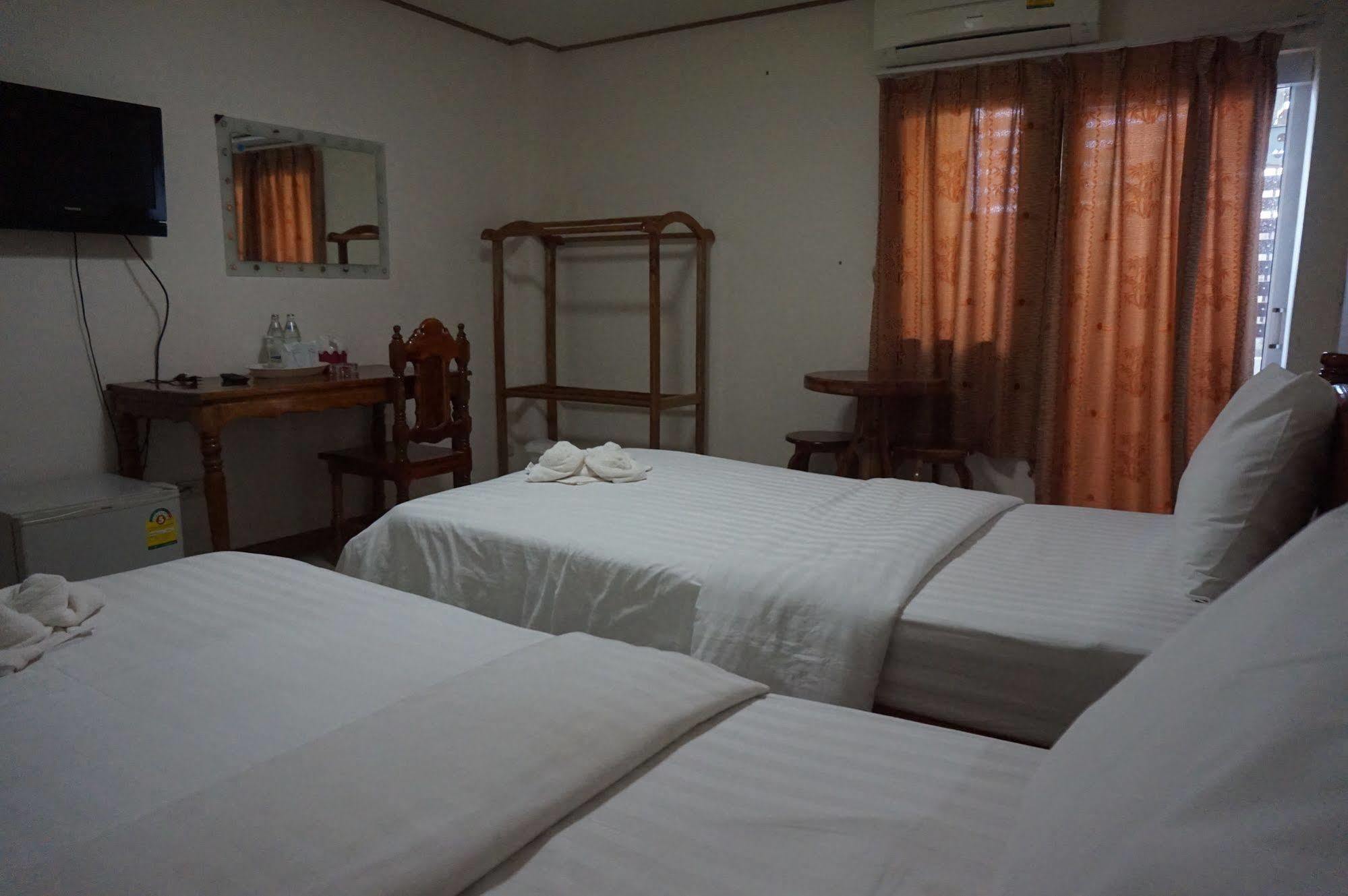 Gongaew Mansion Hotel Ubon Ratchathani Exterior photo